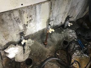漏水.net | rousui.net | 東京の漏水調査 | 銅管をロウ付け、溶接して祈るように再度配管し直し