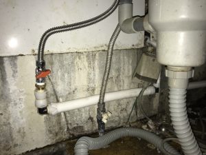 漏水.net | rousui.net | 東京の漏水調査 | 厨房内に配管後それぞれ給湯設備に接続5
