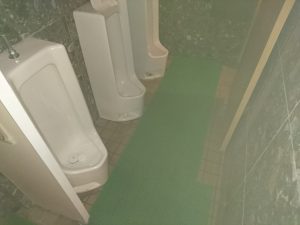 漏水.net | rousui.net | 東京の漏水調査 | 男子トイレ内