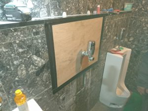 漏水.net | rousui.net | 東京の漏水調査 | 小便器のフラッシュバルブを復旧
