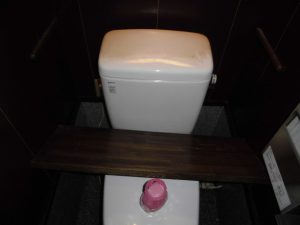 漏水.net | rousui.net | 男女トイレ便器タンクのボールタップ調査-1