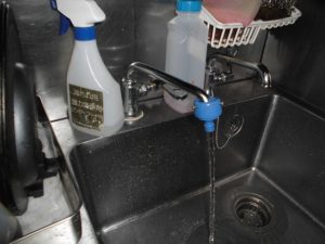 厨房の給湯蛇口からお湯が出るか確認1 | 漏水.net | rousui.net